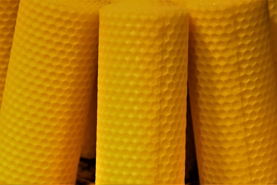 How to Make Homemade Beeswax Candles